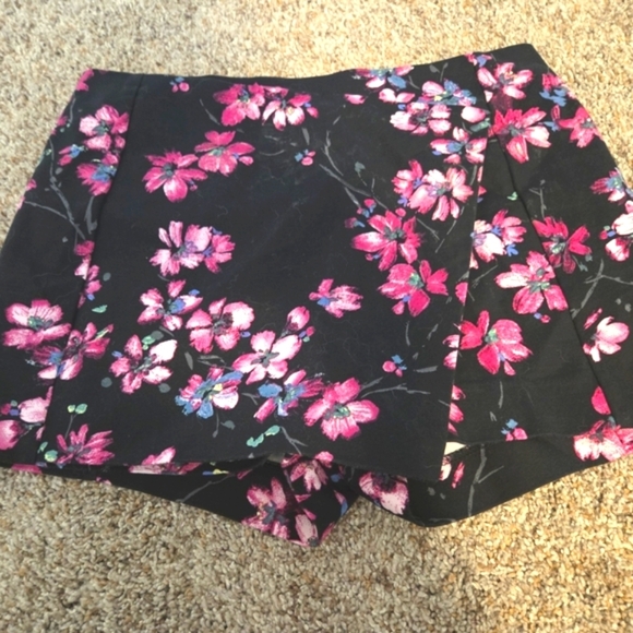 Express Dresses & Skirts - Express Floral Skort 8 Faux Wrap Asymmetrical Shorts 2" Black Purple Cotton